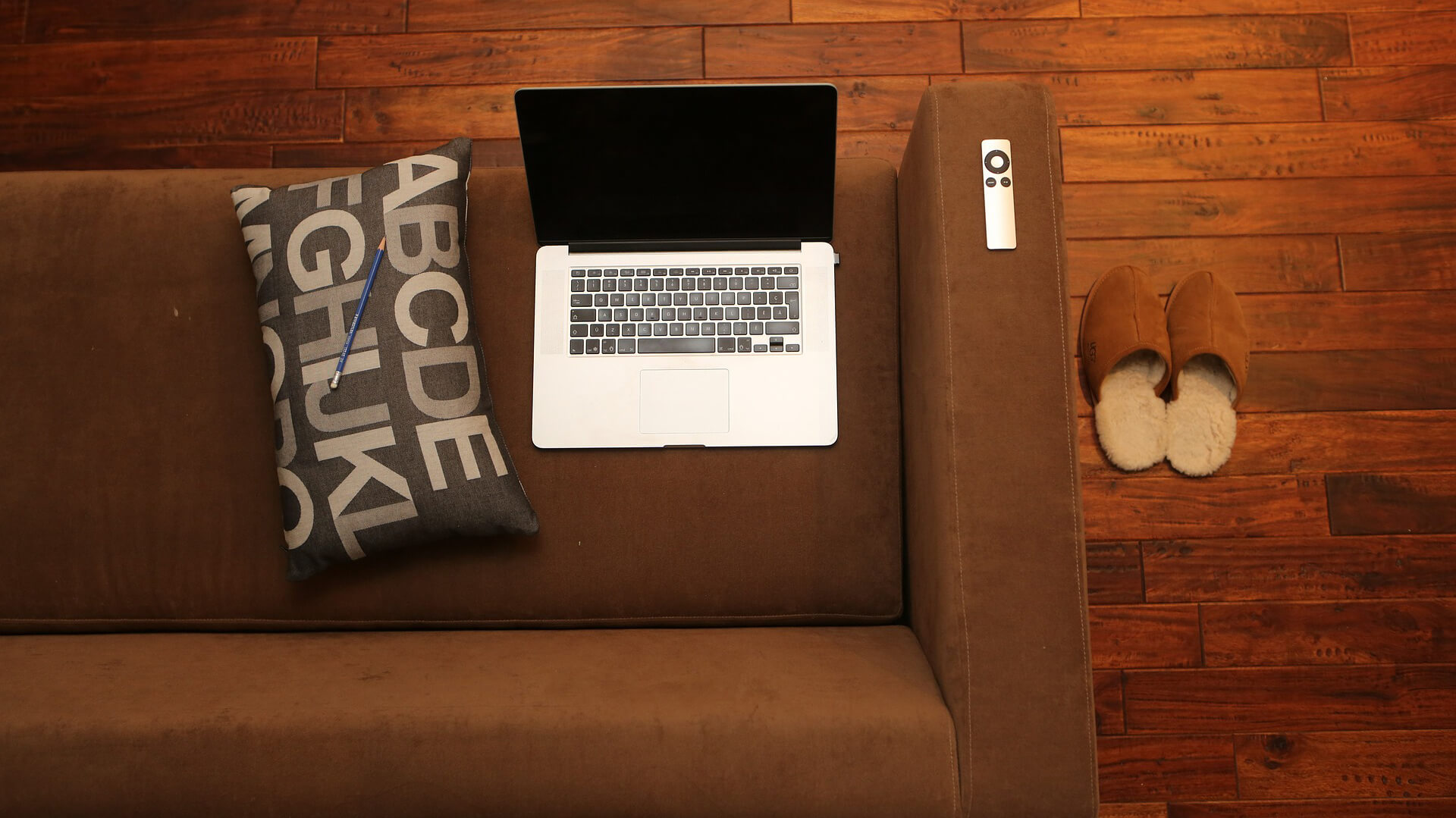 home-office-569153_1920 (1)